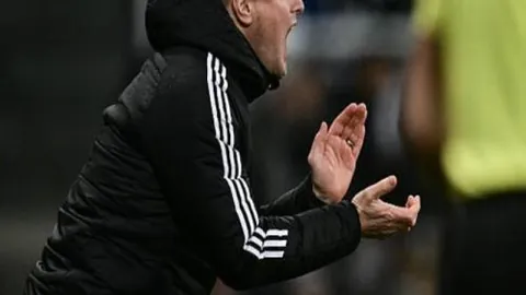 皇马1-2不敌巴萨，保保罗-维克托梅双响助力友谊赛，皇马热身赛两连败